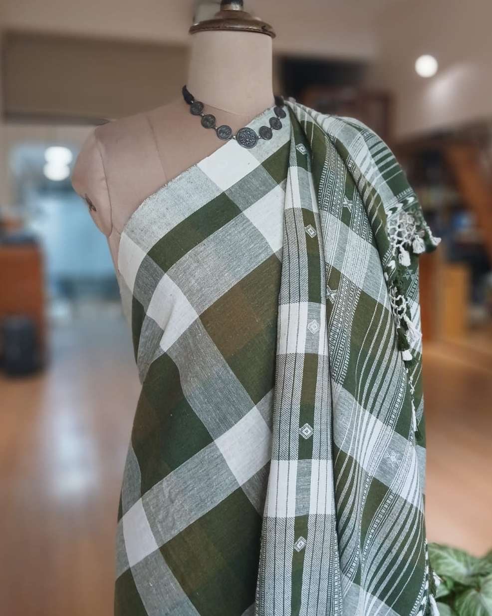 Bhujodi Saree Handwoven in Kala Cotton – (BHUJ0007) - Image 4