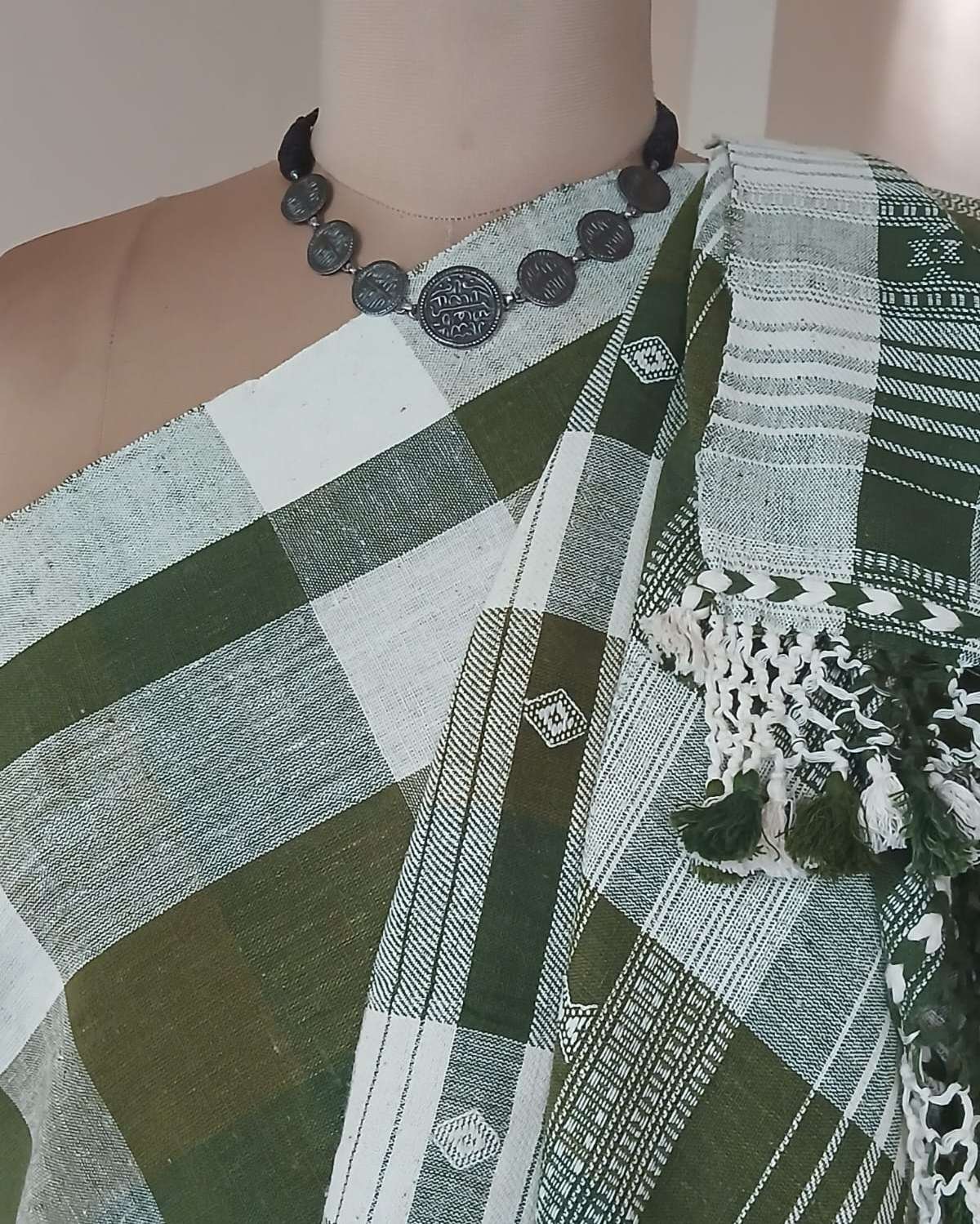 Bhujodi Saree Handwoven in Kala Cotton – (BHUJ0007) - Image 3