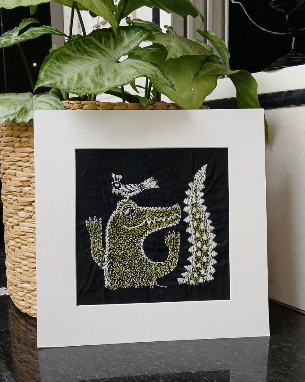 Kantha Embroidered Artwork Crocodile – (ARTW1031)