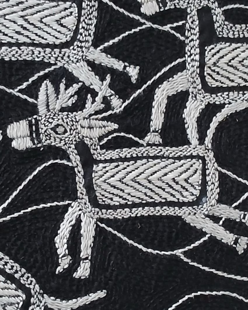Kantha Embroidered Artwork Reindeer – (ARTW1037) - Image 2