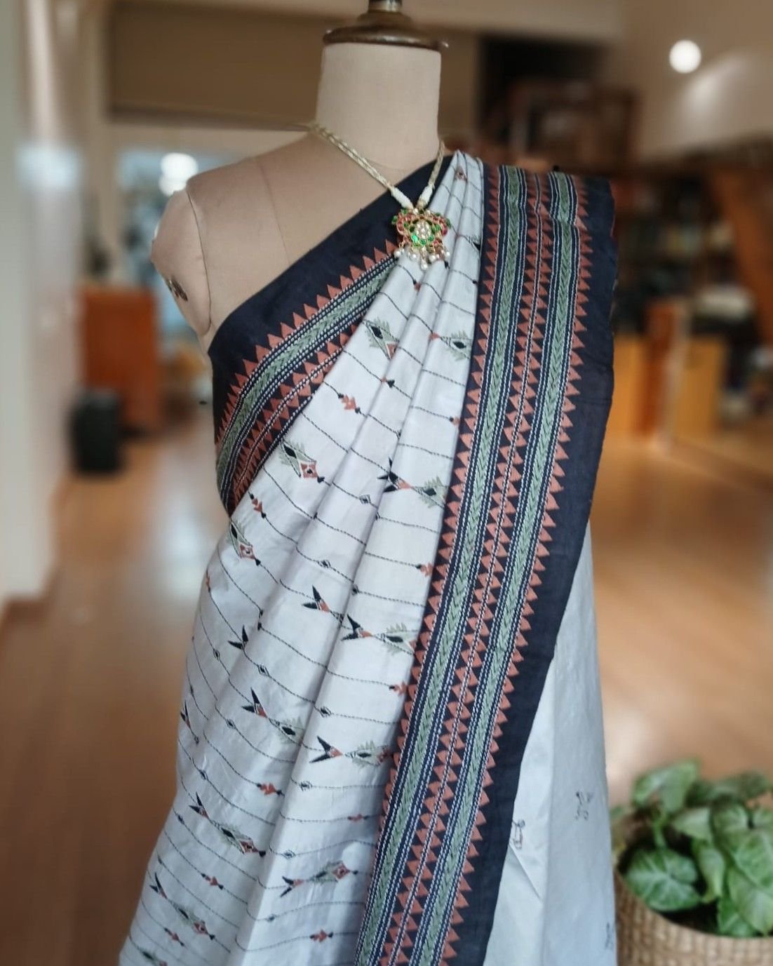 Hand Embroidered Santiniketan Kantha Saree in Pure Bisnupuri Silk - (SNBK0003) - Image 10