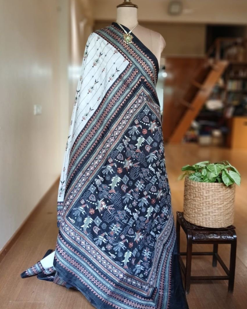 Hand Embroidered Santiniketan Kantha Saree in Pure Bisnupuri Silk - (SNBK0003) - Image 12