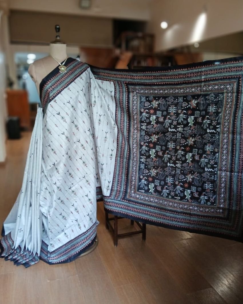 Hand Embroidered Santiniketan Kantha Saree in Pure Bisnupuri Silk - (SNBK0003) - Image 6
