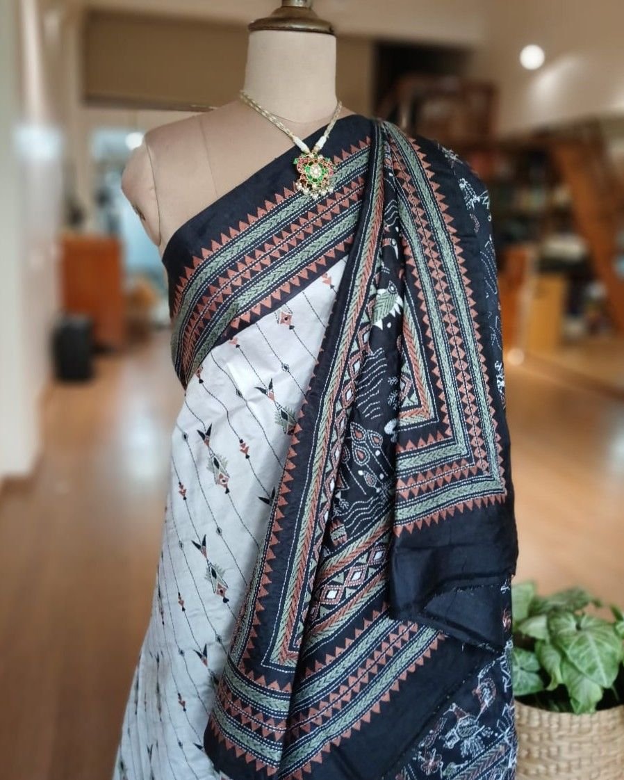 Hand Embroidered Santiniketan Kantha Saree in Pure Bisnupuri Silk - (SNBK0003) - Image 8