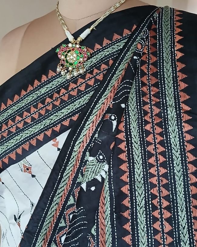 Hand Embroidered Santiniketan Kantha Saree in Pure Bisnupuri Silk - (SNBK0003) - Image 9