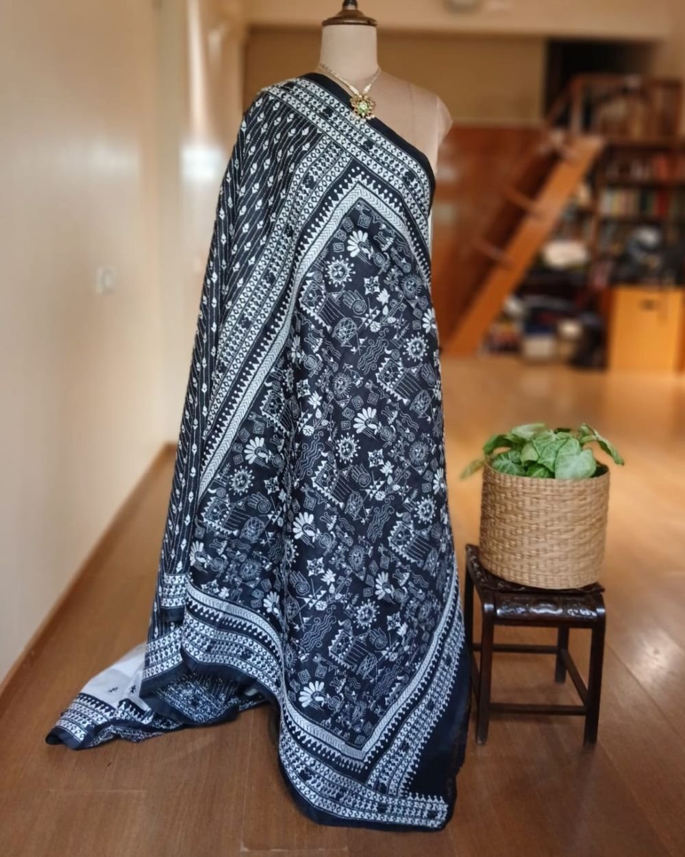 Hand Embroidered Santiniketan Kantha Saree in Pure Bisnupuri Silk - (SNBK0002) - Image 11