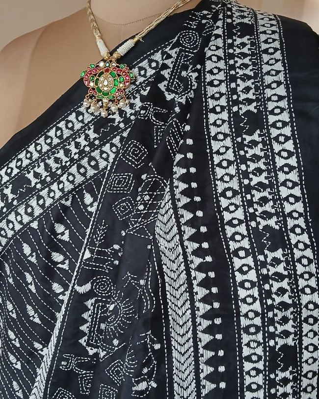 Hand Embroidered Santiniketan Kantha Saree in Pure Bisnupuri Silk - (SNBK0002) - Image 8