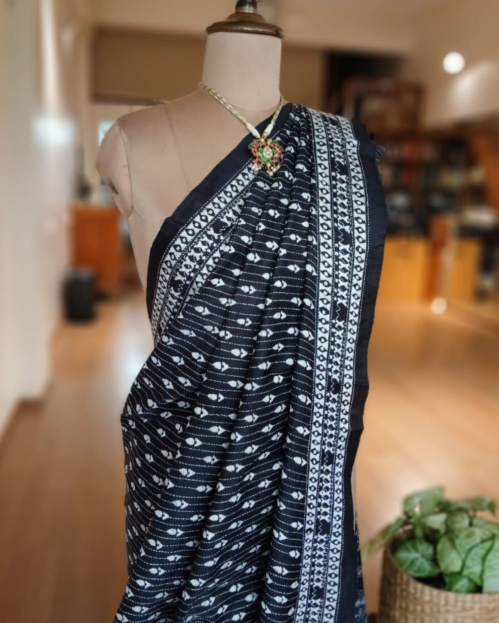 Hand Embroidered Santiniketan Kantha Saree in Pure Bisnupuri Silk - (SNBK0002) - Image 9