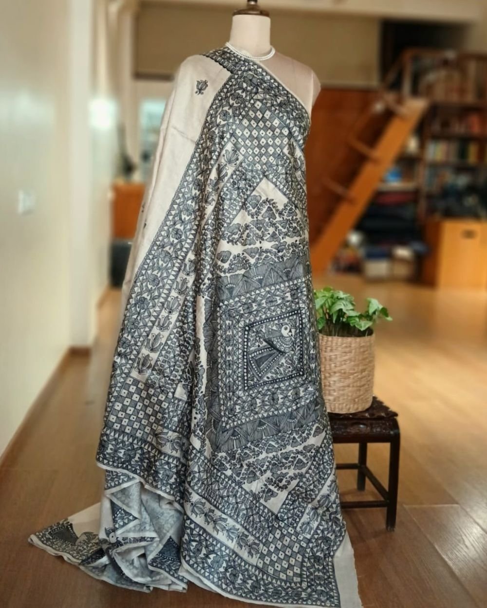 Madhubani on Tussar Silk – (MADT0050) - Image 9