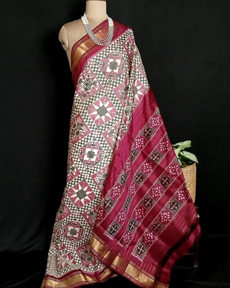 Auspicious Yantra-Motif Pure Silk Ikat Saree - (NZIS0009)