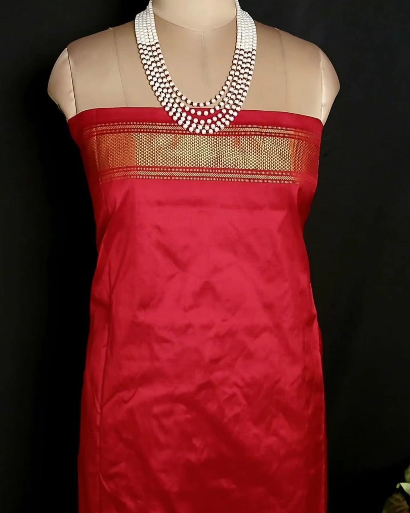 Figurative Pure Silk Ikat Saree in a Grid Design - (NZIS0011) - Image 9