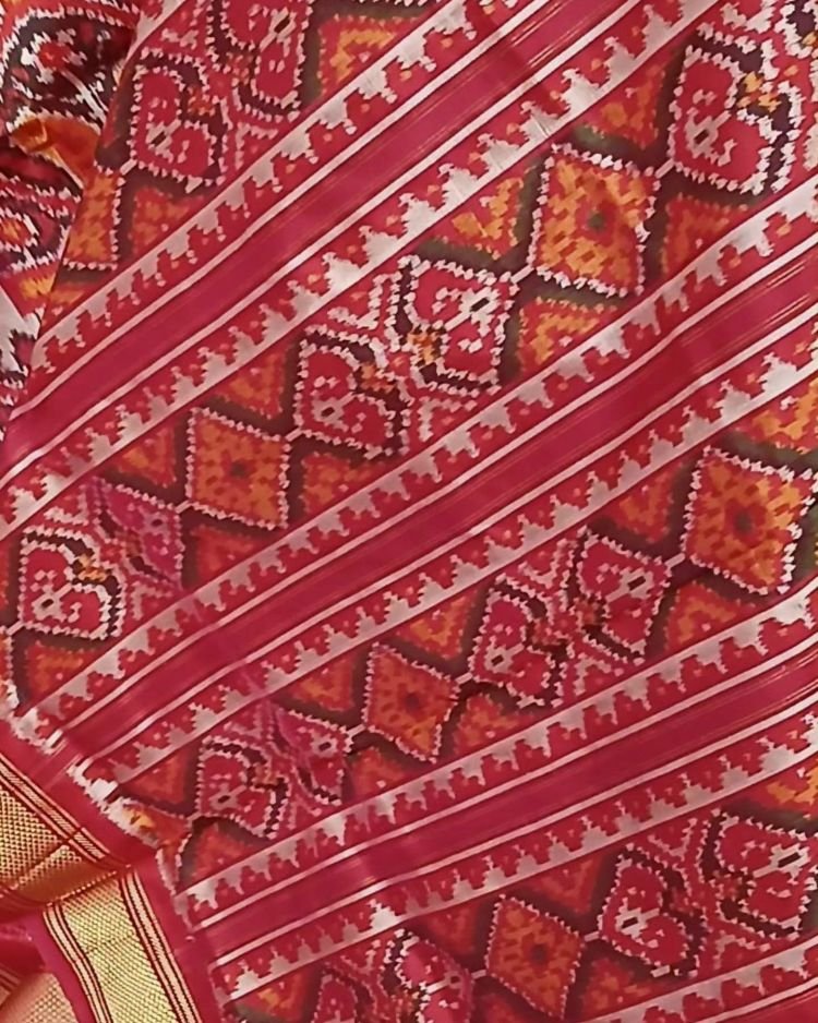 Figurative Pure Silk Ikat Saree in a Grid Design - (NZIS0012) - Image 6