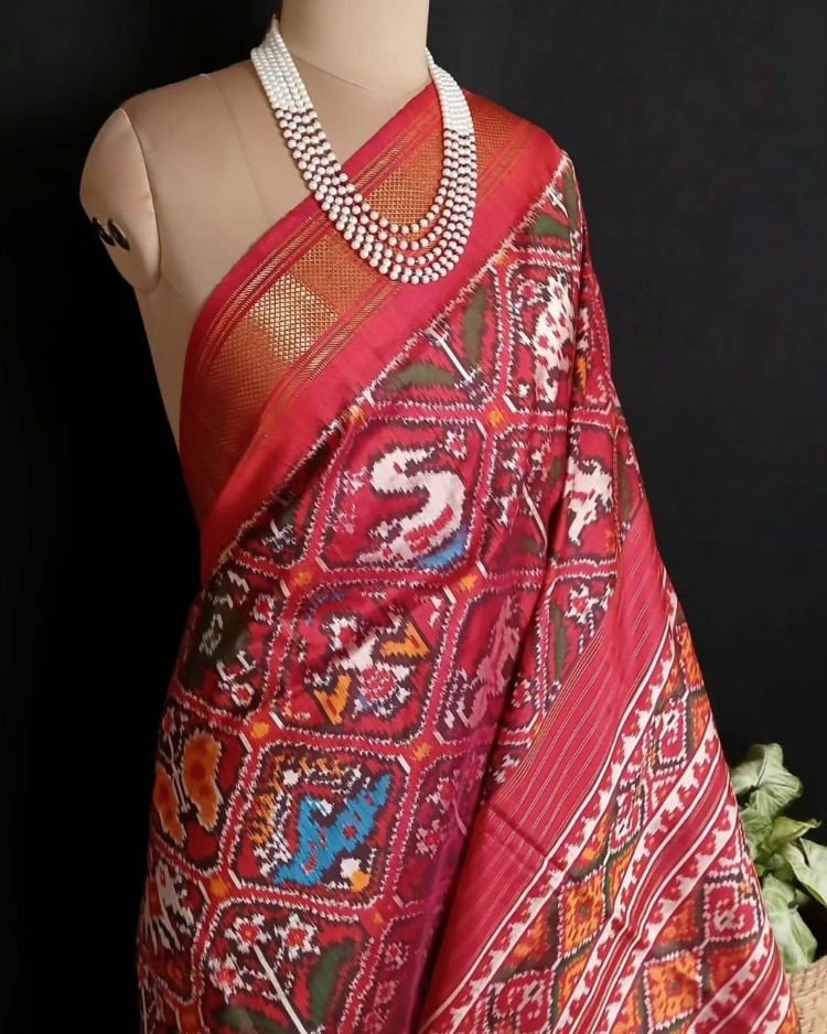 Figurative Pure Silk Ikat Saree in a Grid Design - (NZIS0012) - Image 7