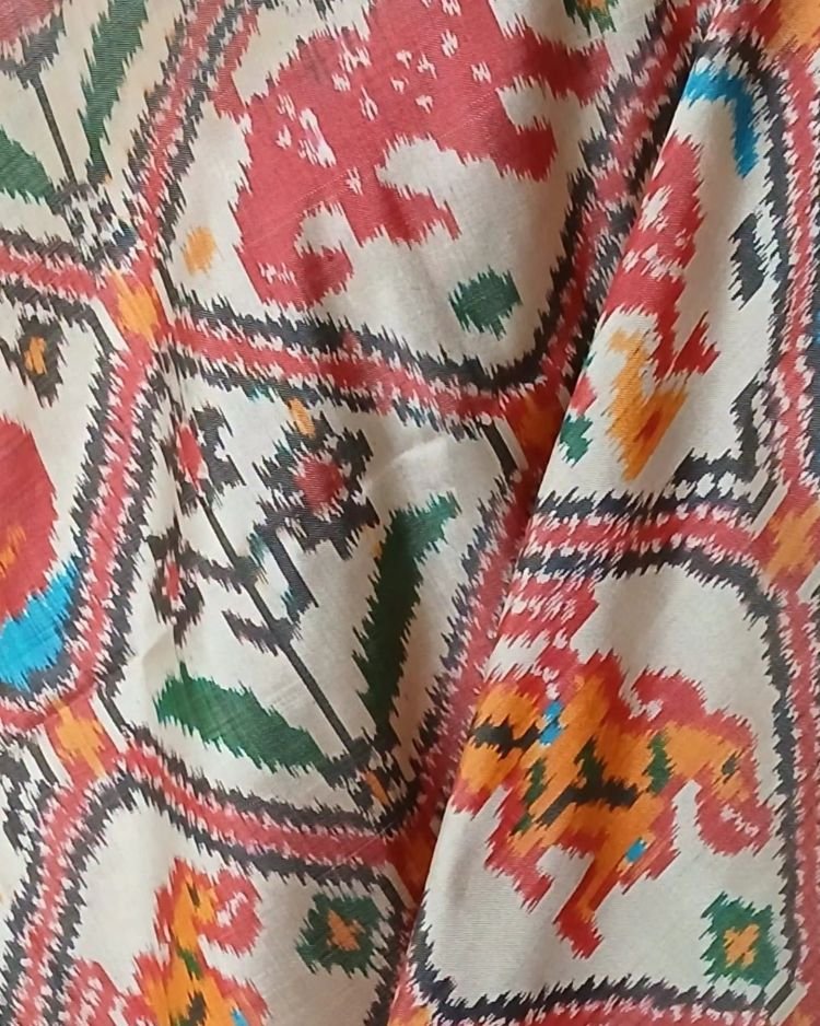Figurative Pure Silk Ikat Saree in a Grid Design - (NZIS0014) - Image 3