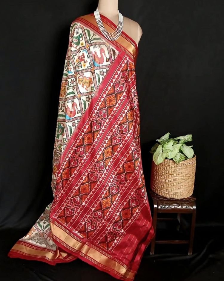 Figurative Pure Silk Ikat Saree in a Grid Design - (NZIS0014) - Image 8