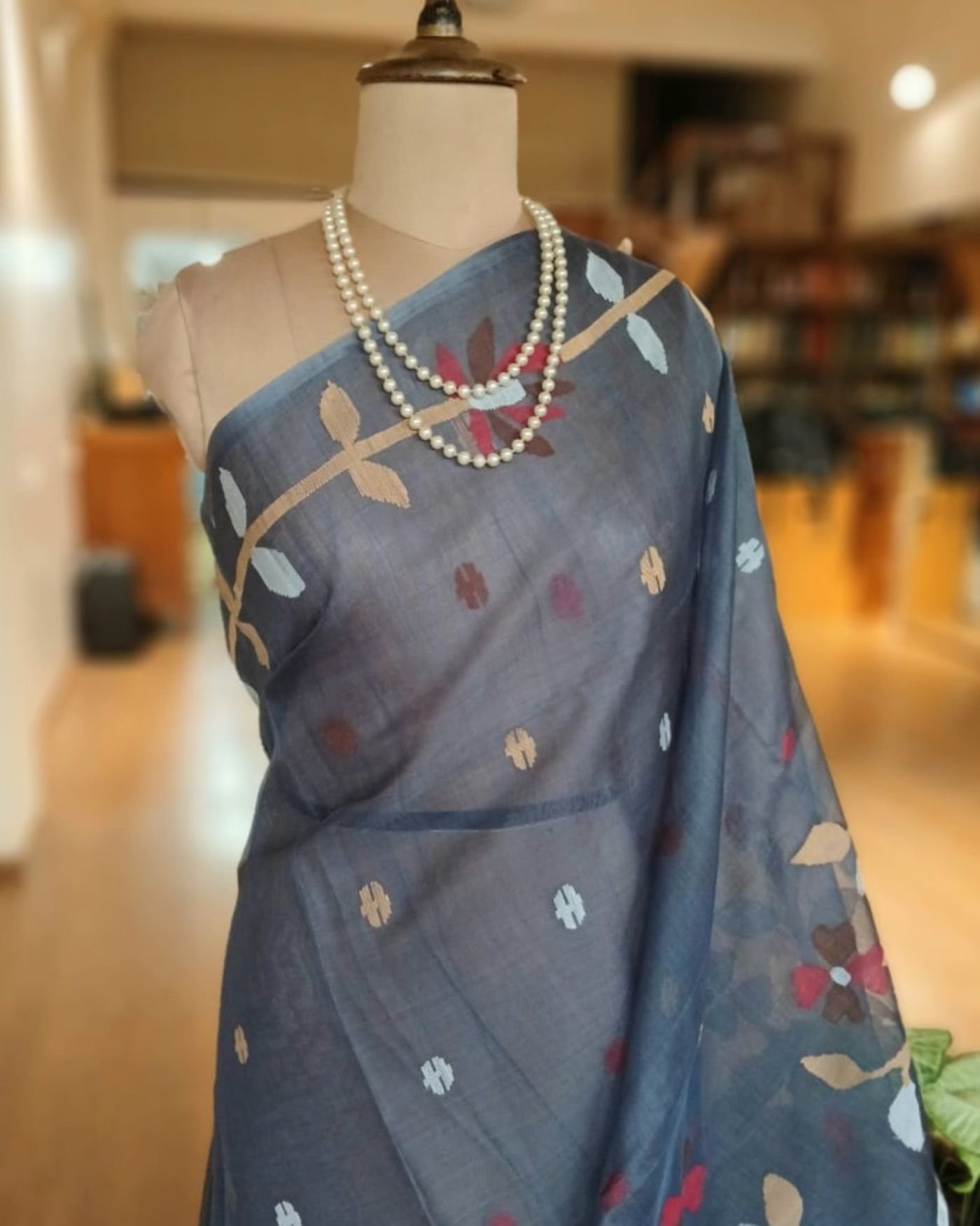 Hand Jamdani in Mulberry Silk with Floral Motifs – (SJMS1192) - Image 3