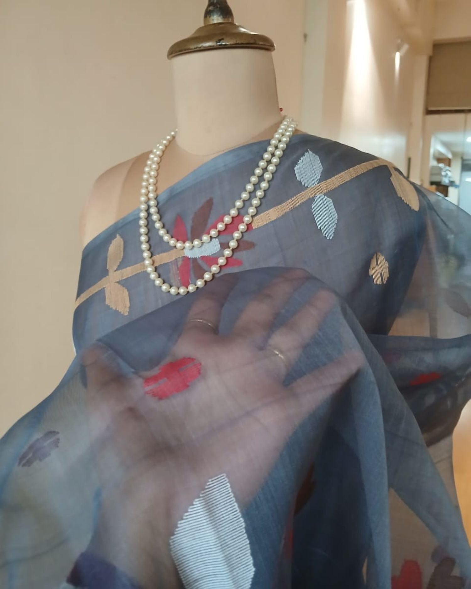 Hand Jamdani in Mulberry Silk with Floral Motifs – (SJMS1192) - Image 4