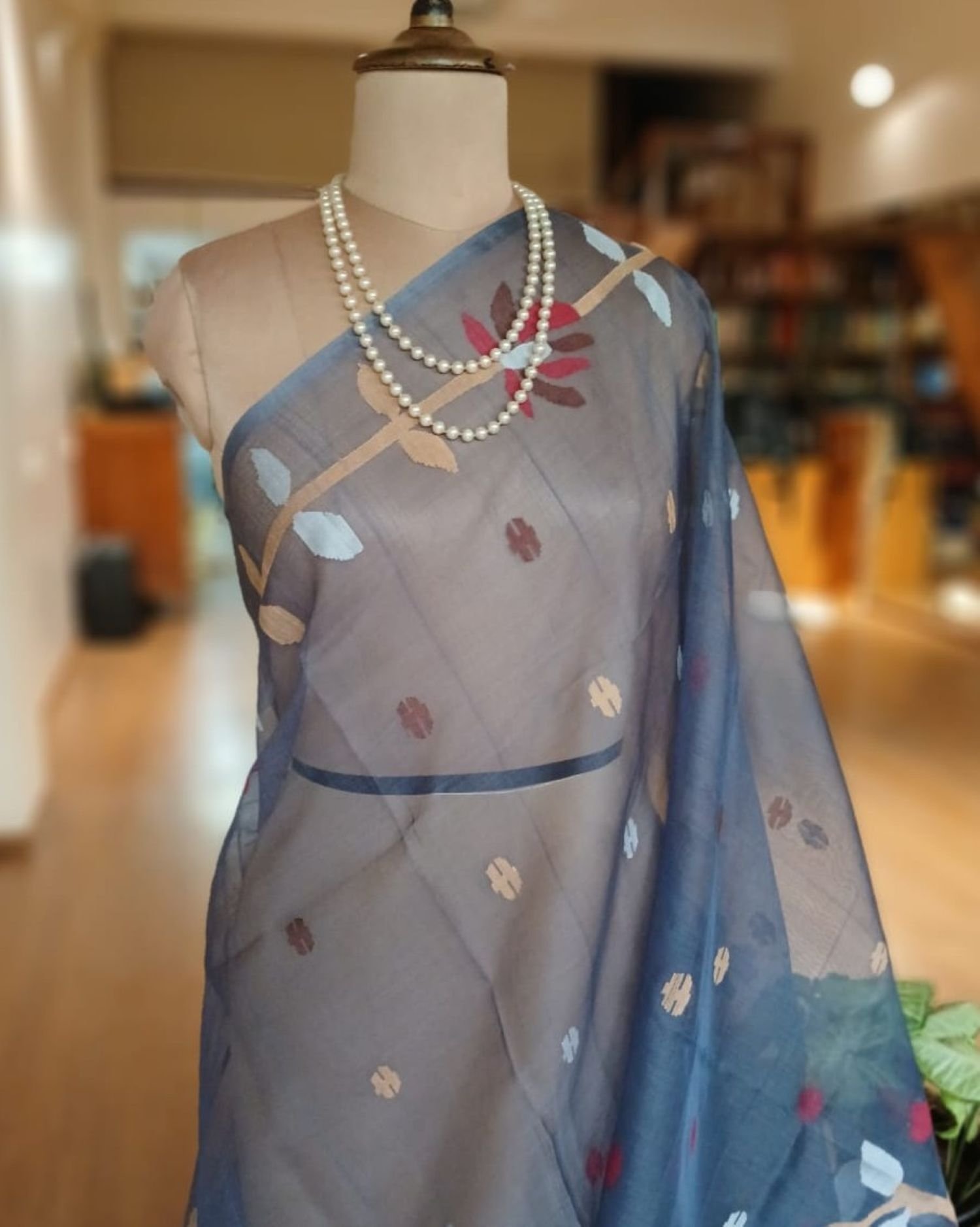 Hand Jamdani in Mulberry Silk with Floral Motifs – (SJMS1192) - Image 5