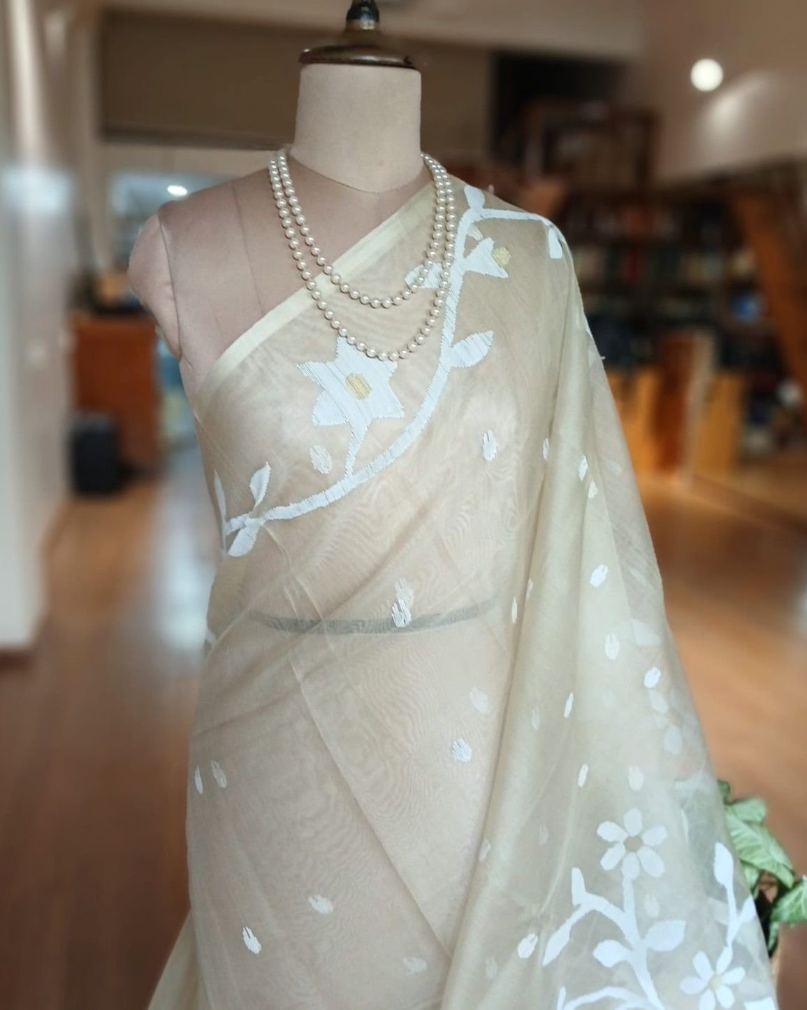 Hand Jamdani in Mulberry Silk with Floral Motifs – (SJMS1193) - Image 3