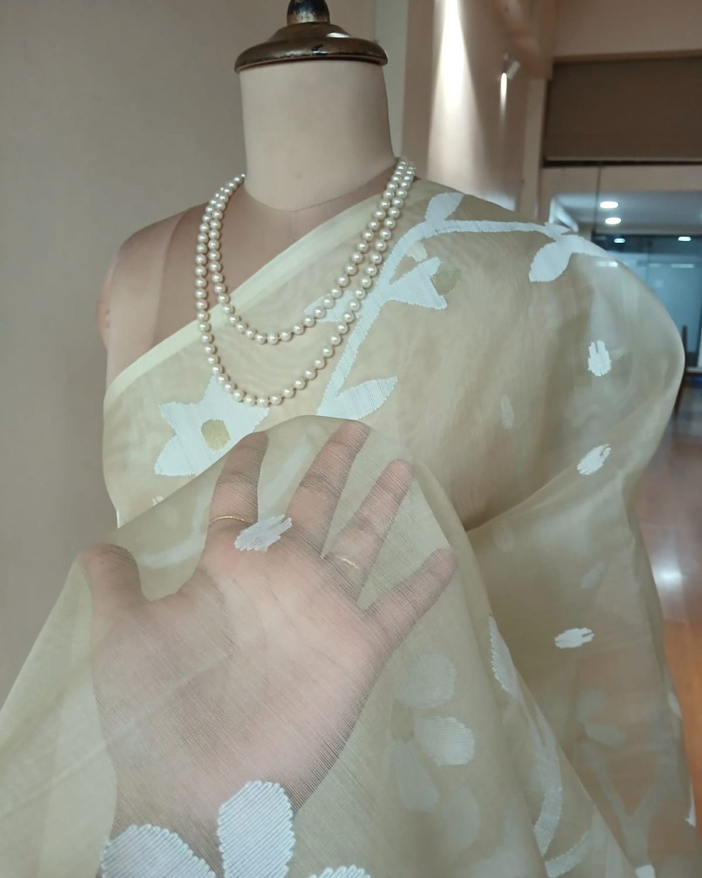 Hand Jamdani in Mulberry Silk with Floral Motifs – (SJMS1193) - Image 4
