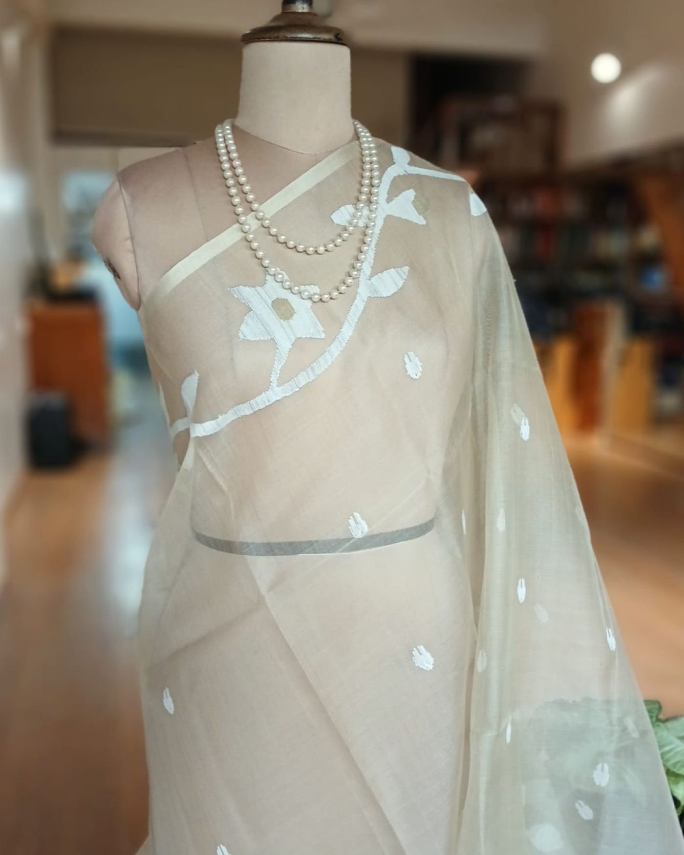 Hand Jamdani in Mulberry Silk with Floral Motifs – (SJMS1193) - Image 5