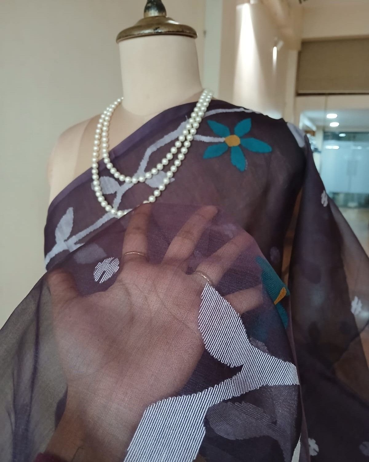 Hand Jamdani in Mulberry Silk with Floral Motifs – (SJMS1194) - Image 4