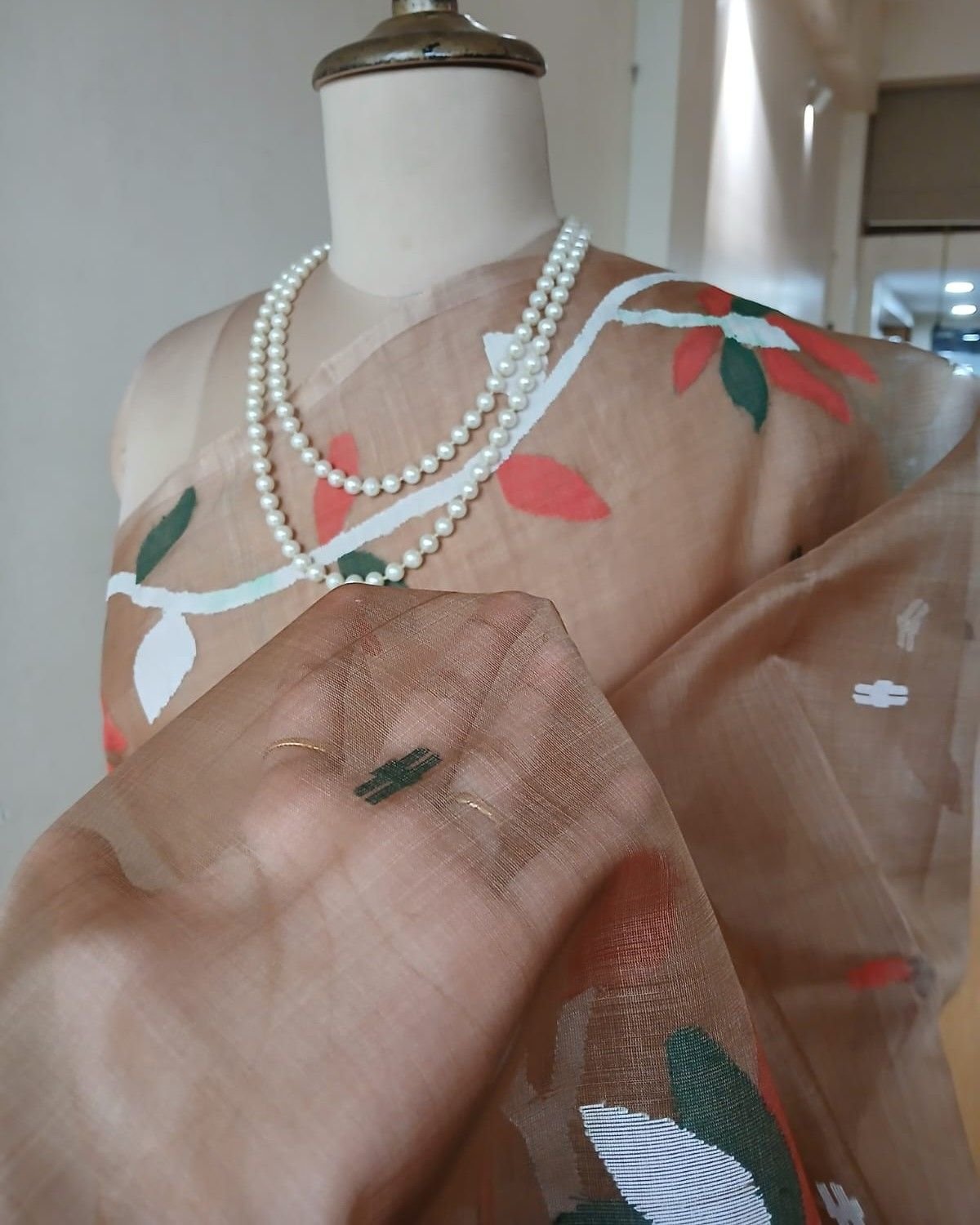 Hand Jamdani in Mulberry Silk with Floral Motifs – (SJMS1196) - Image 4