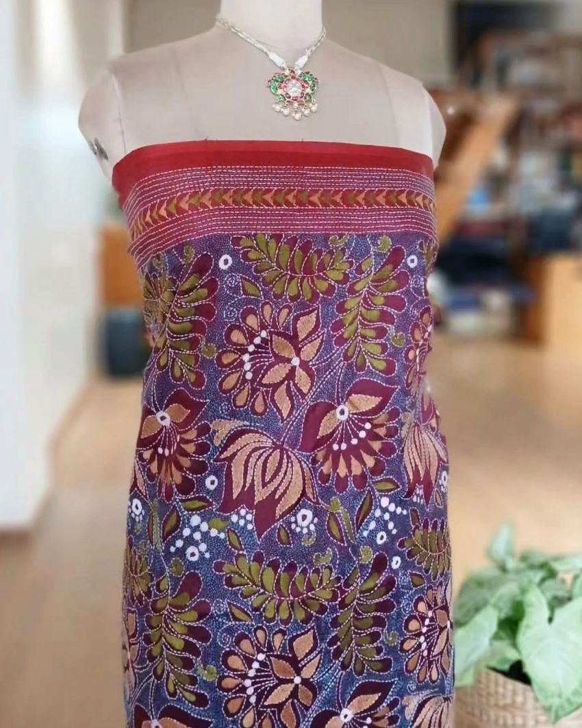 Hand Embroidered Santiniketan Kantha Saree in Pure Bisnupuri Silk - (SNBK0007) - Image 8