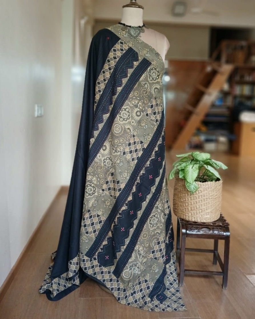 Ajrakh Applique Saree in Mul Cotton – (MCAS0002)