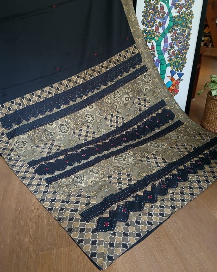 Ajrakh Applique Saree in Mul Cotton – (MCAS0002) - Image 3