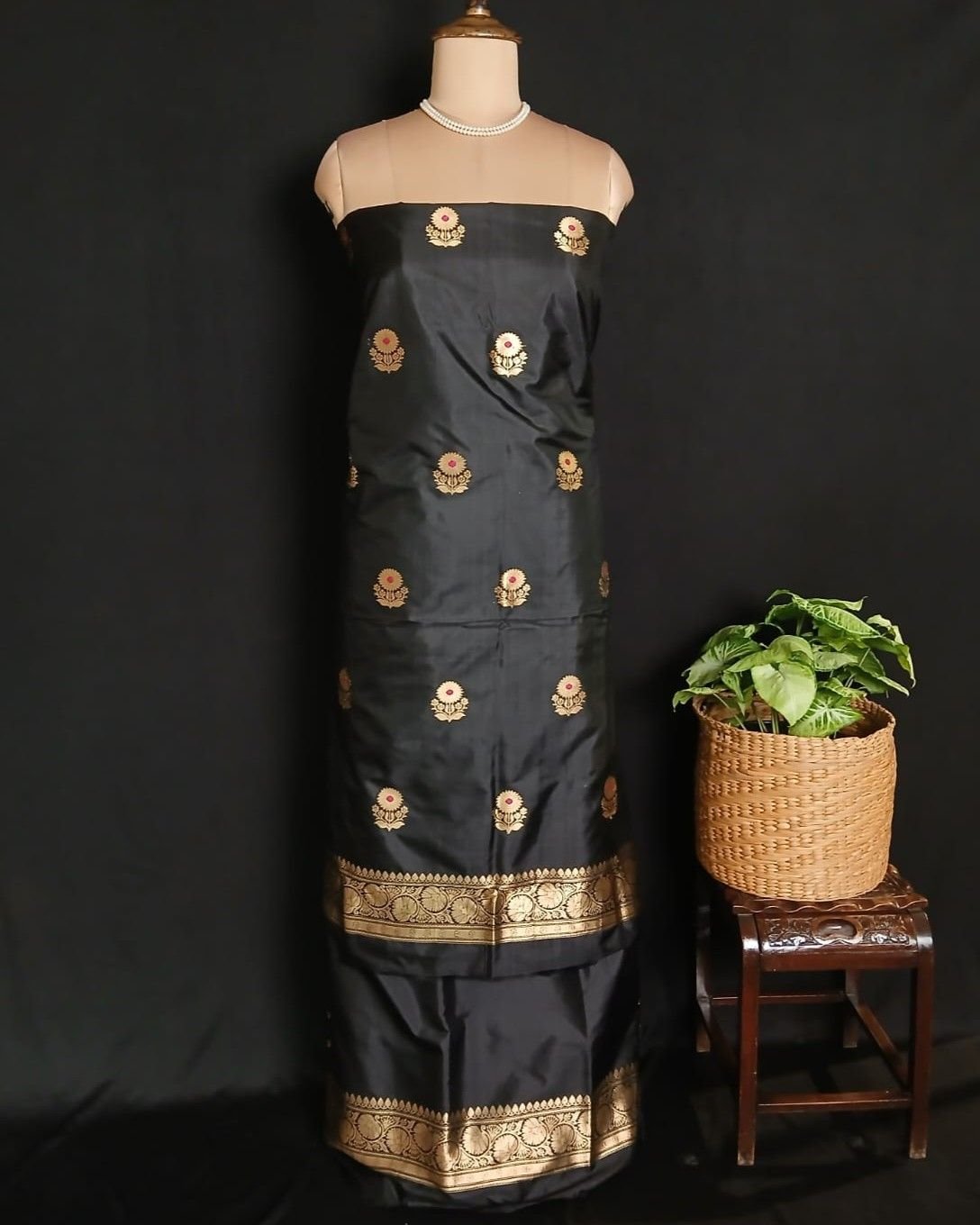 Banarasi Meenakari 3-piece Pure Silk Salwar Set - (MPSS0002) - Image 7