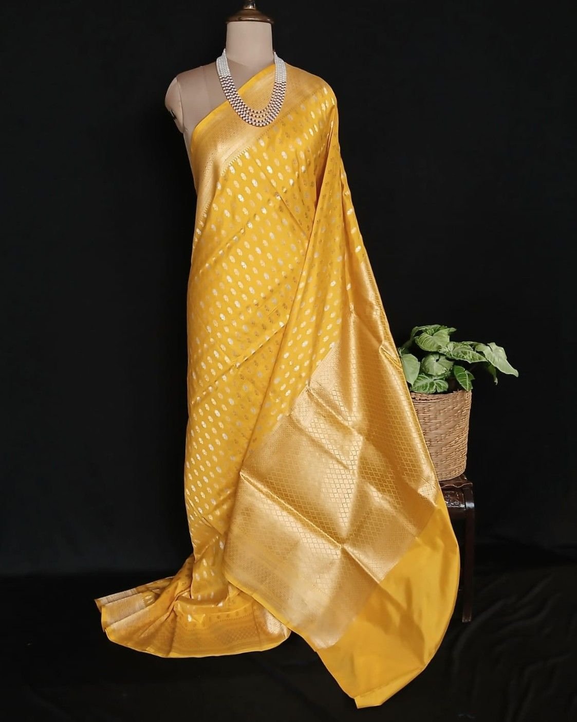 Lakkha Booti Pure Silk Banarsi Saree - (LBBS0002)