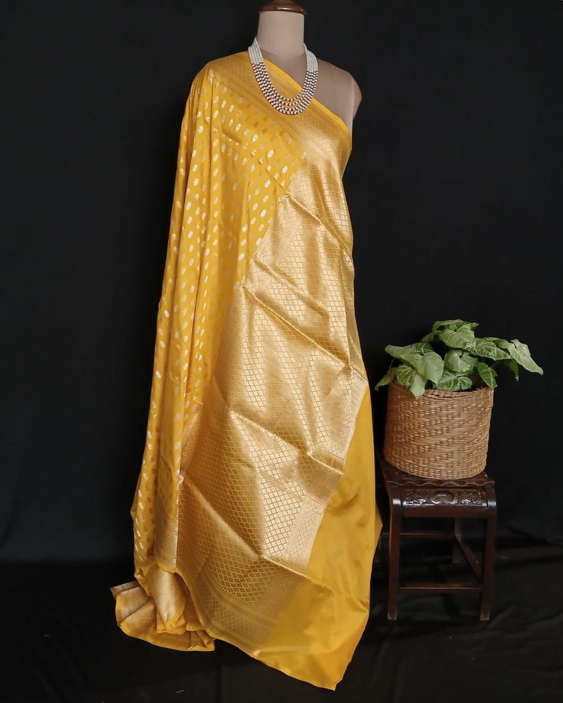 Lakkha Booti Pure Silk Banarsi Saree - (LBBS0002) - Image 6