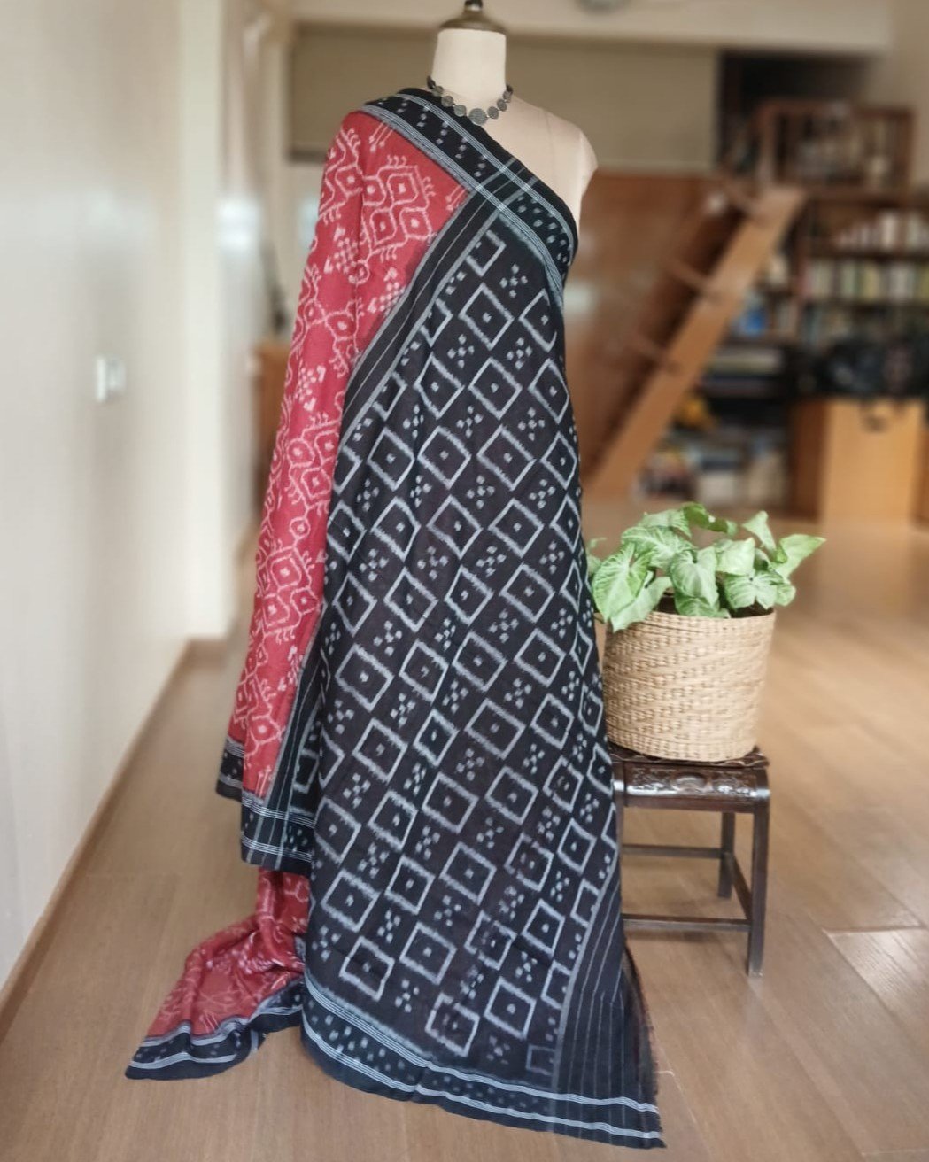 Nuapatna Cotton Single Ikat Handloom Saree - (NSIS0040) - Image 9