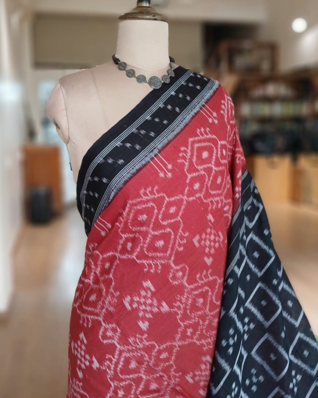 Nuapatna Cotton Single Ikat Handloom Saree - (NSIS0040) - Image 2