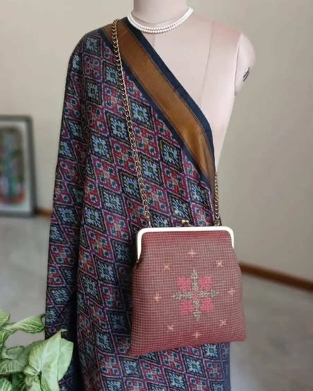 Kasuti Embroidered Purse (KSTP1016) - Image 2