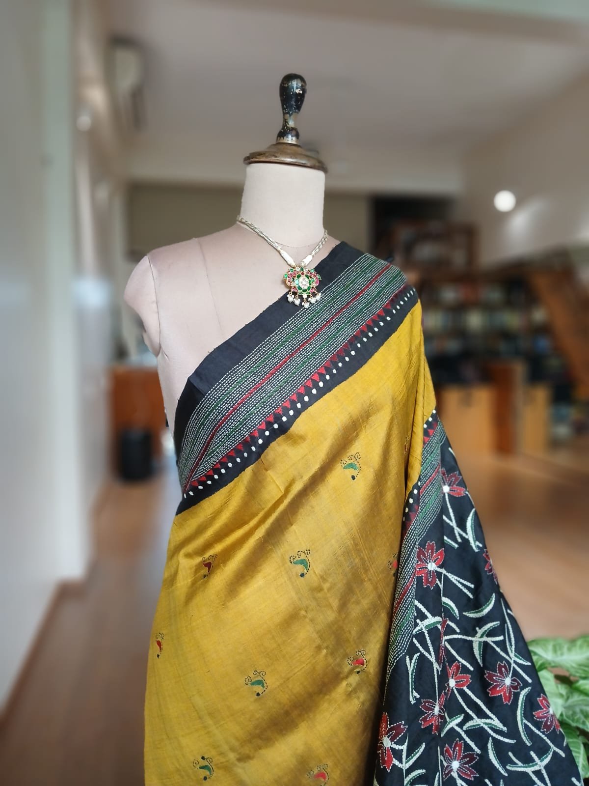Hand Embroidered Santiniketan Kantha Saree - (SNBK0013) - Image 3