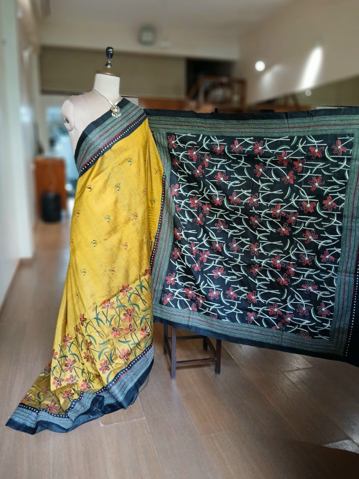 Hand Embroidered Santiniketan Kantha Saree - (SNBK0013) - Image 2