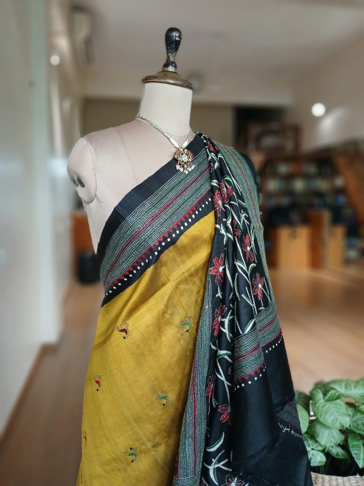 Hand Embroidered Santiniketan Kantha Saree - (SNBK0013) - Image 6