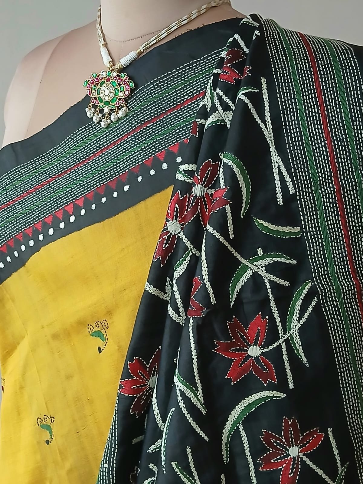 Hand Embroidered Santiniketan Kantha Saree - (SNBK0013) - Image 5