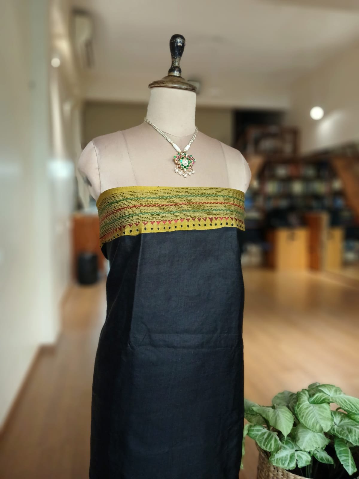 Hand Embroidered Santiniketan Kantha Saree - (SNBK0013) - Image 9