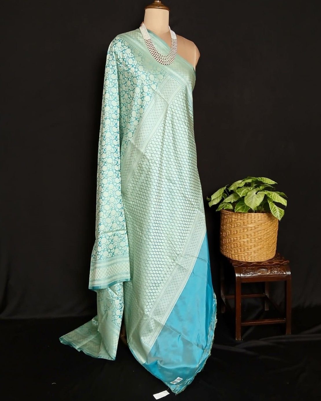 Grand Resham Banarasi in Pure Silk Saree - (RBSS0005) - Image 8