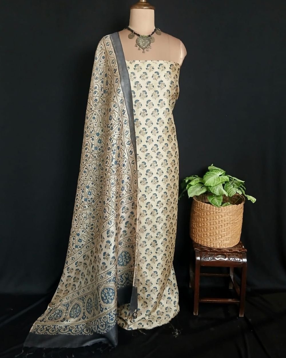 Two-Piece Salwar Sets in Pure Tussar Silk – (TPSS0004) - Image 3