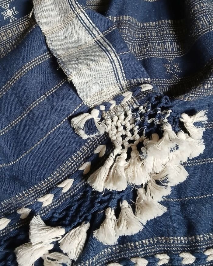 Indigo Kala Cotton Bhujodi Saree with Tussar Silk Highlights – (BHUJ1100) - Image 4