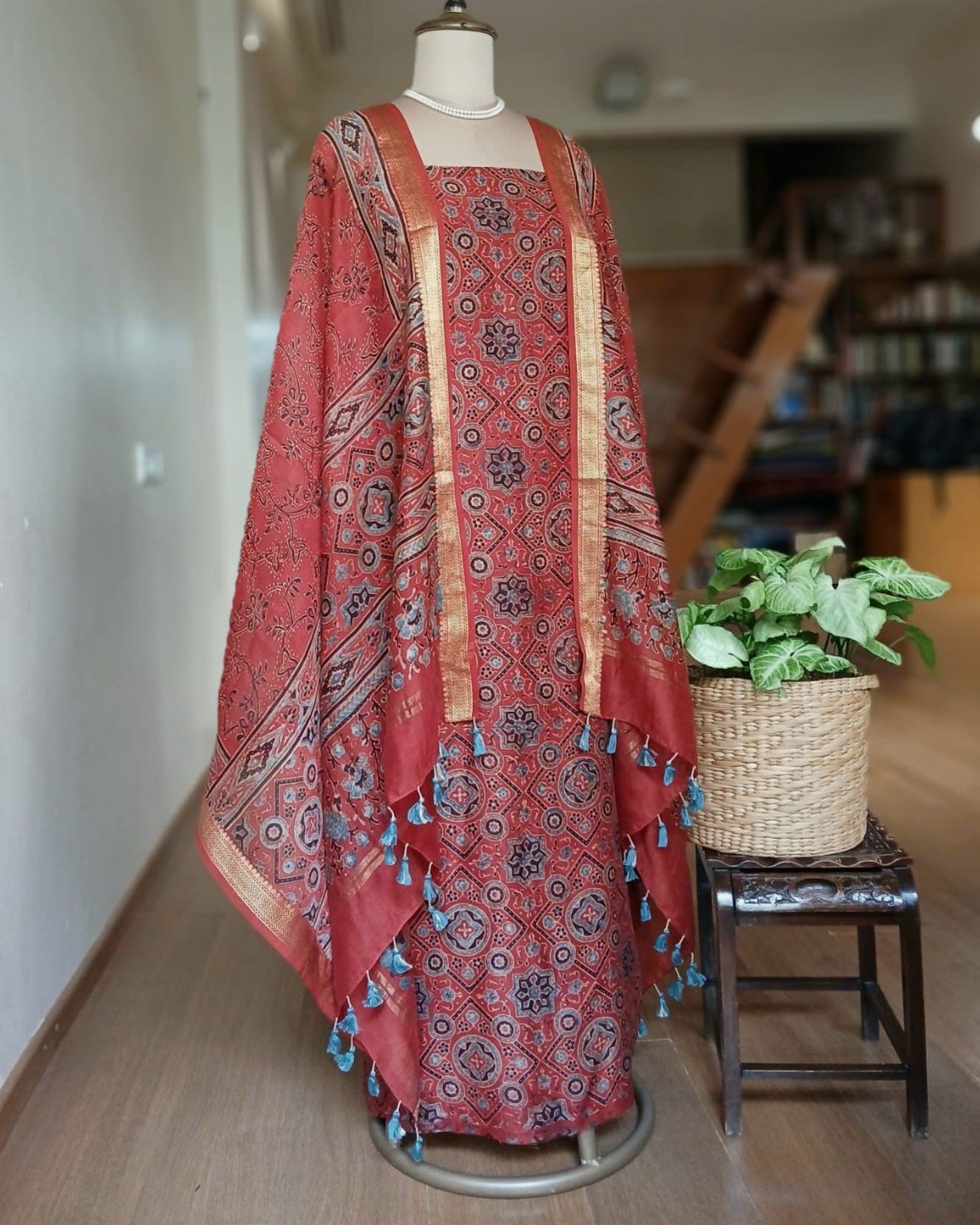 Two-piece salwar set in Maheshwari Silk Cotton - (SSMS0010) - Image 6