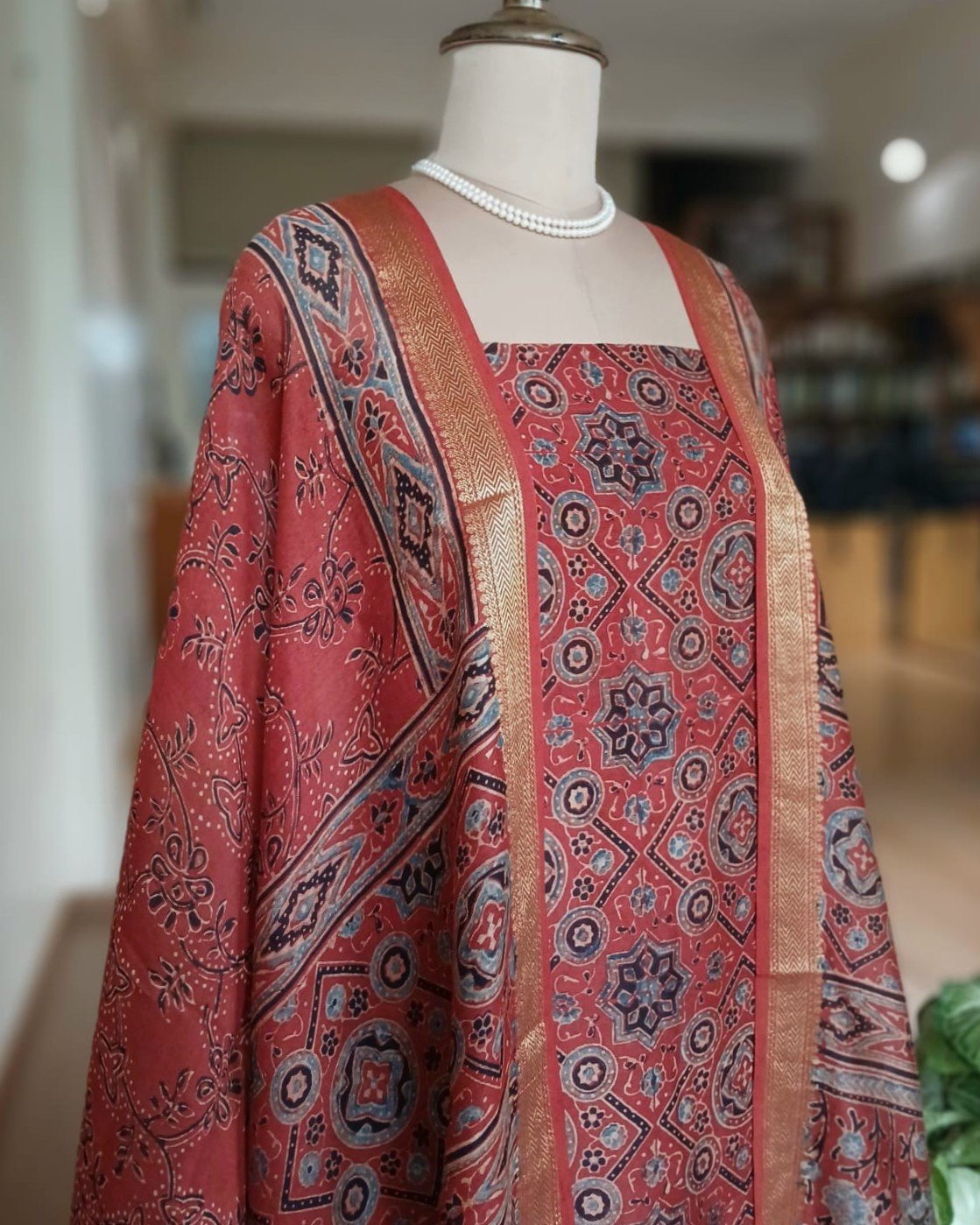 Two-piece salwar set in Maheshwari Silk Cotton - (SSMS0010) - Image 5