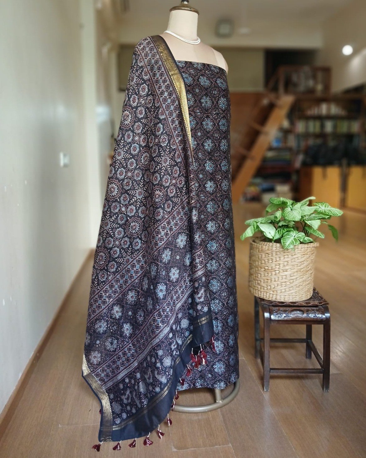 Two-piece salwar set in Maheshwari Silk Cotton - (SSMS0011) - Image 2