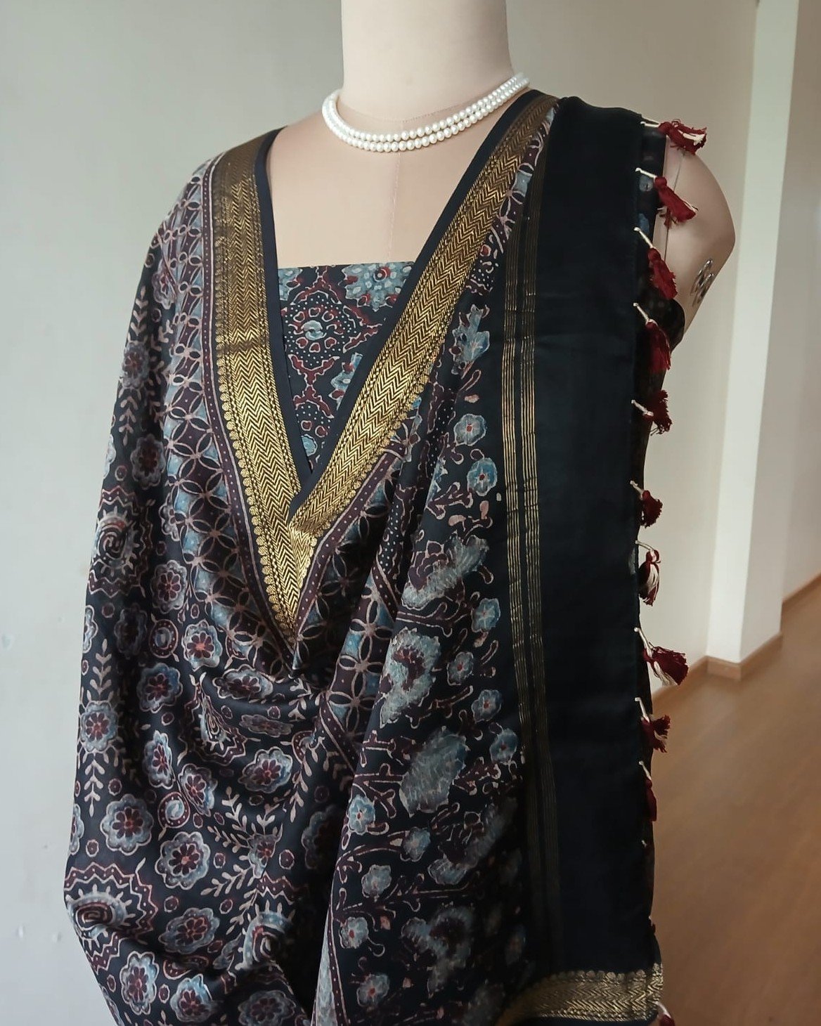 Two-piece salwar set in Maheshwari Silk Cotton - (SSMS0011) - Image 9