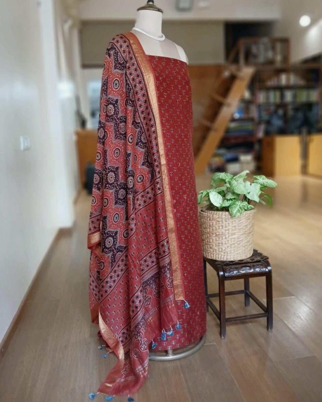 Two-piece salwar set in Maheshwari Silk Cotton - (SSMS0006) - Image 2