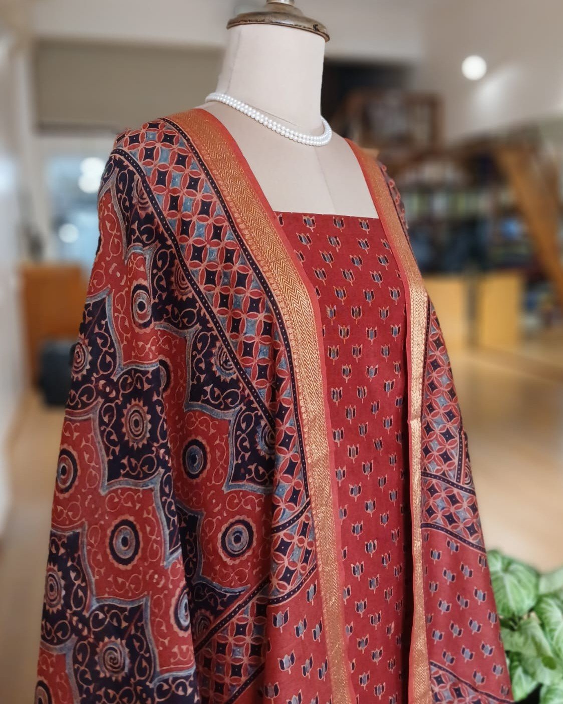 Two-piece salwar set in Maheshwari Silk Cotton - (SSMS0006) - Image 7